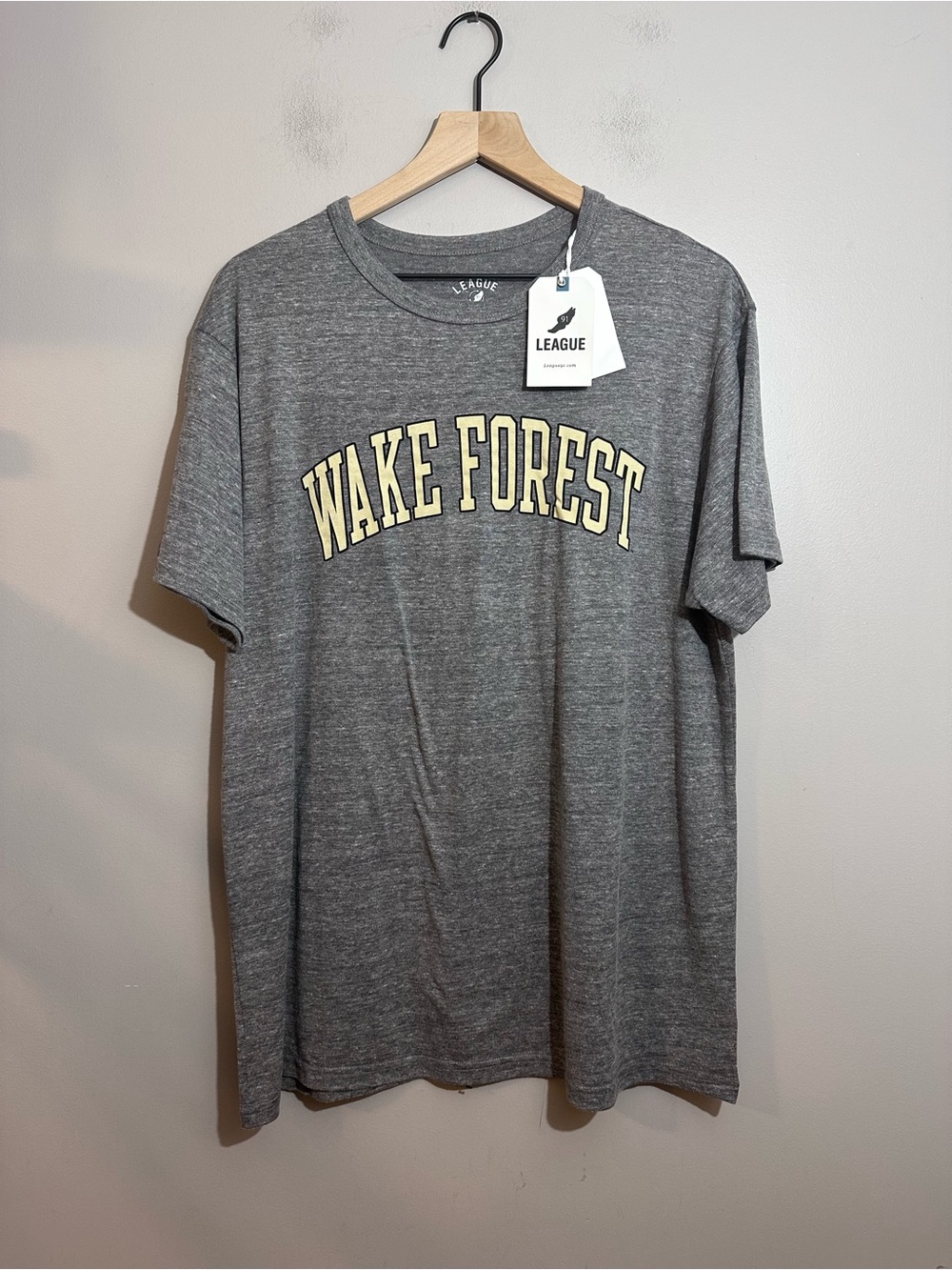 NWT Wake Forest University Short Sleeve T-Shirt Size XL